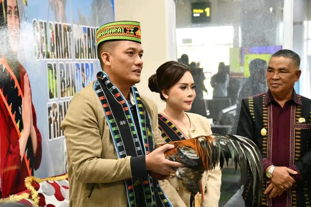 Pemkab Manggarai Sambut Hangat Kapolres AKBP Levi Defriansyah di Bandara