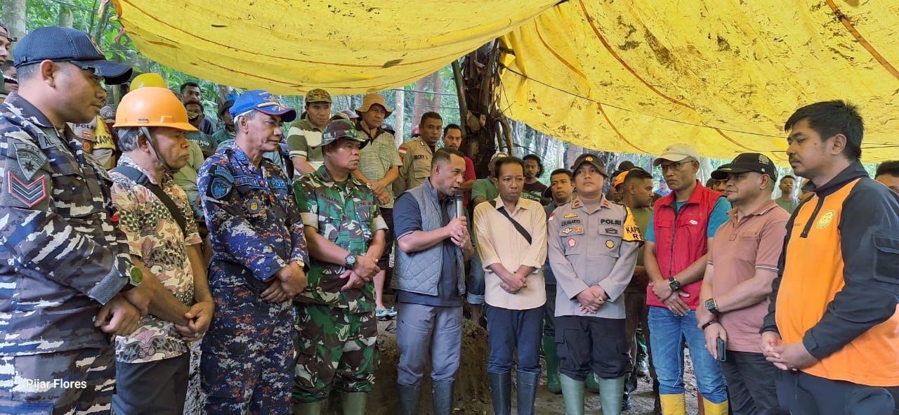 Bupati Hery Nabit Apresiasi Tim SAR dan Pastikan Pemantauan di Tiwu Pai Terus Berjalan