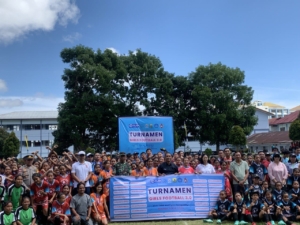 Bupati Hery Nabit Buka Turnamen Bola Perempuan Pertama di Manggarai