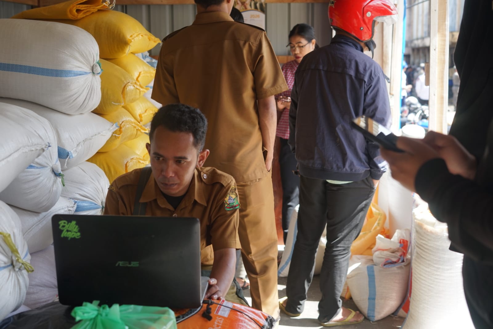 DPMPTSP Manggarai Hadirkan Inovasi Layanan Izin Usaha di Pasar Inpres Ruteng