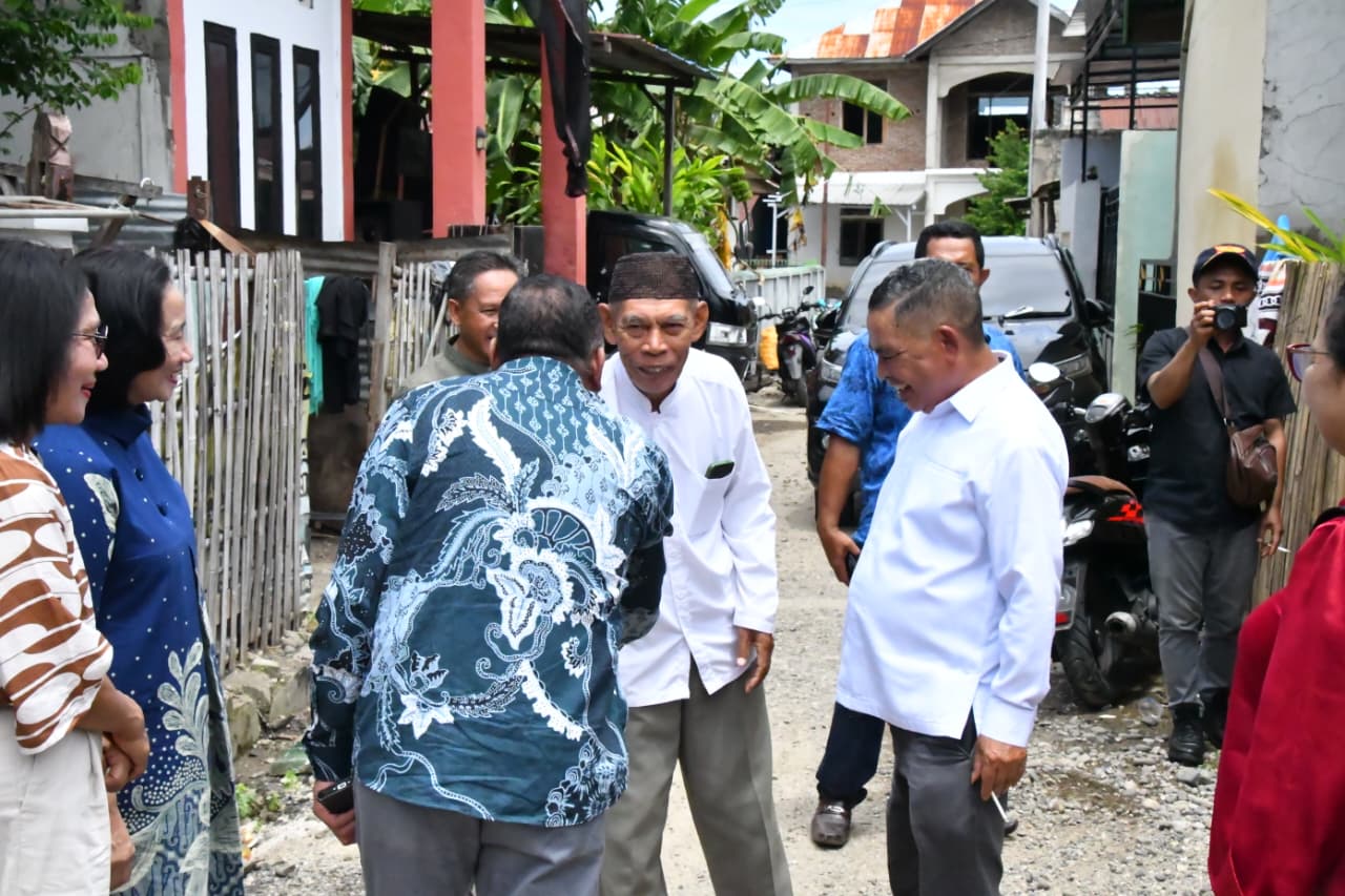 Momen Hangat Wakil Bupati Manggarai Fabianus Abu Silaturahmi Idulfitri di Reo