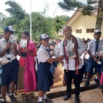 Lawan Ketergantungan Gawai, Vinsensius Supriadi Galakkan Gerakan Literasi di Kecamatan Ruteng