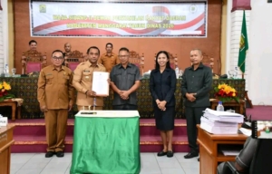 Sidang Paripurna DPRD Manggarai Tetapkan Dua Perda Strategis Daerah