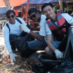 Aksi Hari Lingkungan Hidup: PLN UIP Nusra Angkut 51 Kg Sampah di Pulau Kelor