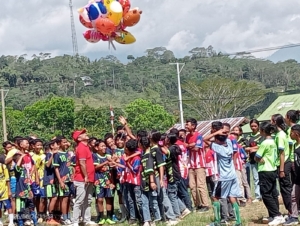Buka Turnamen U-15 Cibal, Bupati Hery Nabit Dorong Karakter Anak dan Ekonomi Warga