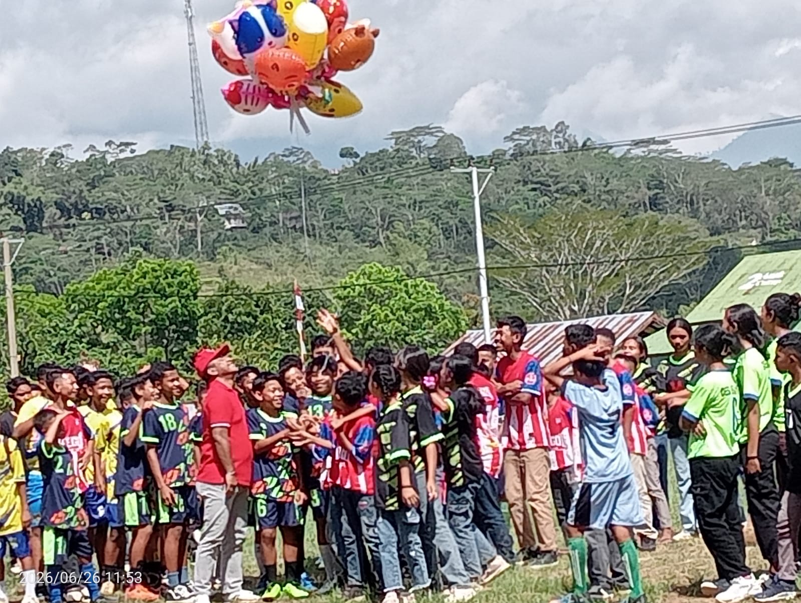 Buka Turnamen U-15 Cibal, Bupati Hery Nabit Dorong Karakter Anak dan Ekonomi Warga