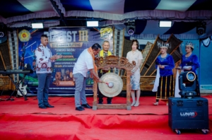 Bupati Manggarai Buka Business Festival III STIE Karya: Dorong Lahirnya Generasi Entrepreneur Lokal
