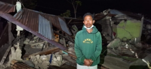 Kisah Vinsensius Selamatkan Keluarga dari Reruntuhan Rumah hingga Putuskan Mengungsi ke Kebun