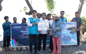 Dukung Nelayan Lombok Timur Pangkas Biaya Operasional, PLN UIP Nusra Hadirkan Mesin Kapal Listrik