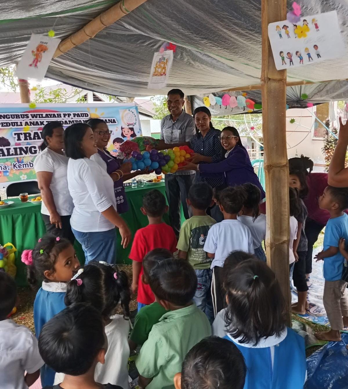 Pulihkan Trauma Pasca-Gempa, Pemkab dan PPPAUD Manggarai Gelar Trauma Healing untuk Anak PAUD