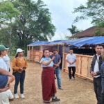 Ketua TP PKK Manggarai Pantau Ruang Kelas Darurat SDK Kawak dan Kelompok Rentan di Kampung Lalang