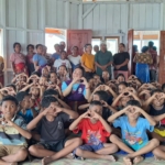 Tak Hanya Salurkan Bantuan, Meldyanti Nabit Bawa Keceriaan untuk Anak-Anak Korban Gempa Reok