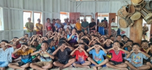 Tak Hanya Salurkan Bantuan, Meldyanti Nabit Bawa Keceriaan untuk Anak-Anak Korban Gempa Reok